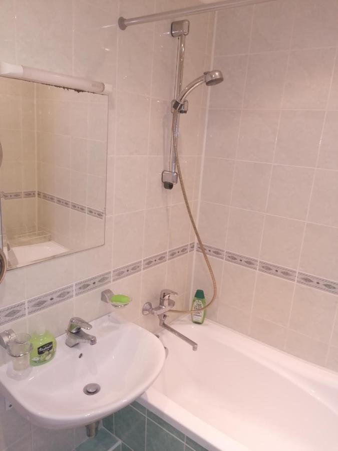15 Minutes From The Beach And City Center 7 Minutes From The Airport Riga Luaran gambar