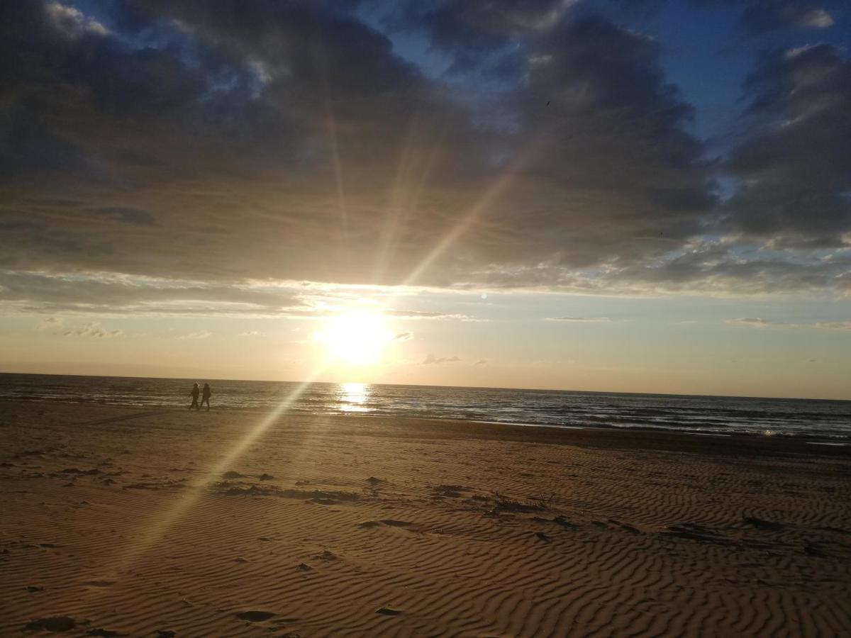 15 Minutes From The Beach And City Center 7 Minutes From The Airport Riga Luaran gambar